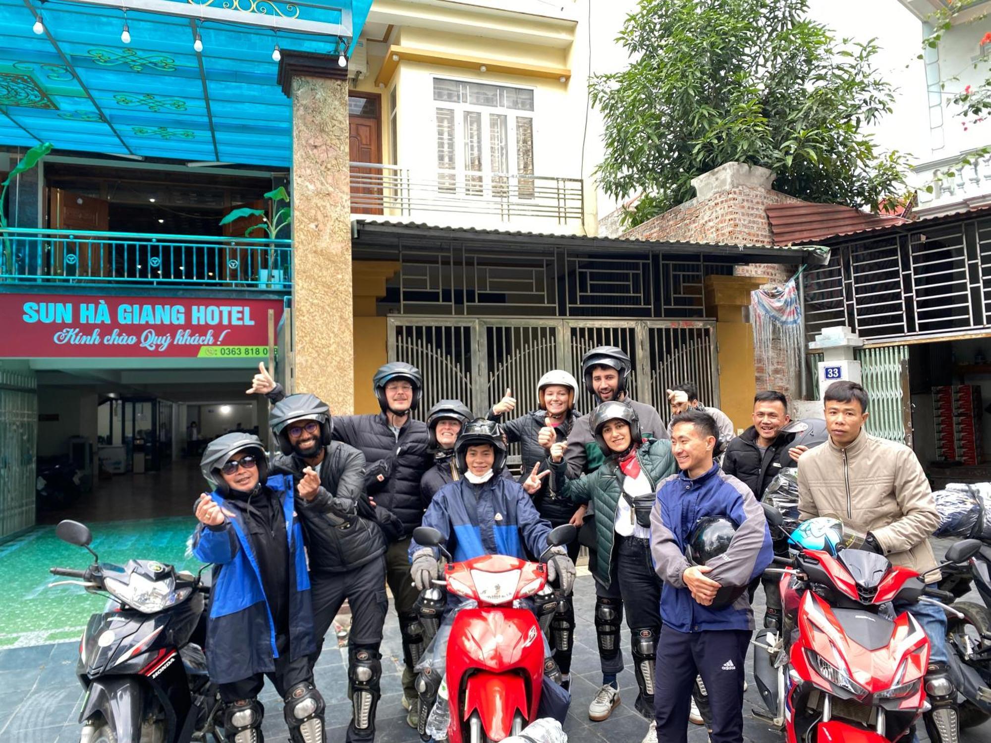 Sun Ha Giang Hotel-Tours-Motorbike Rental Buitenkant foto